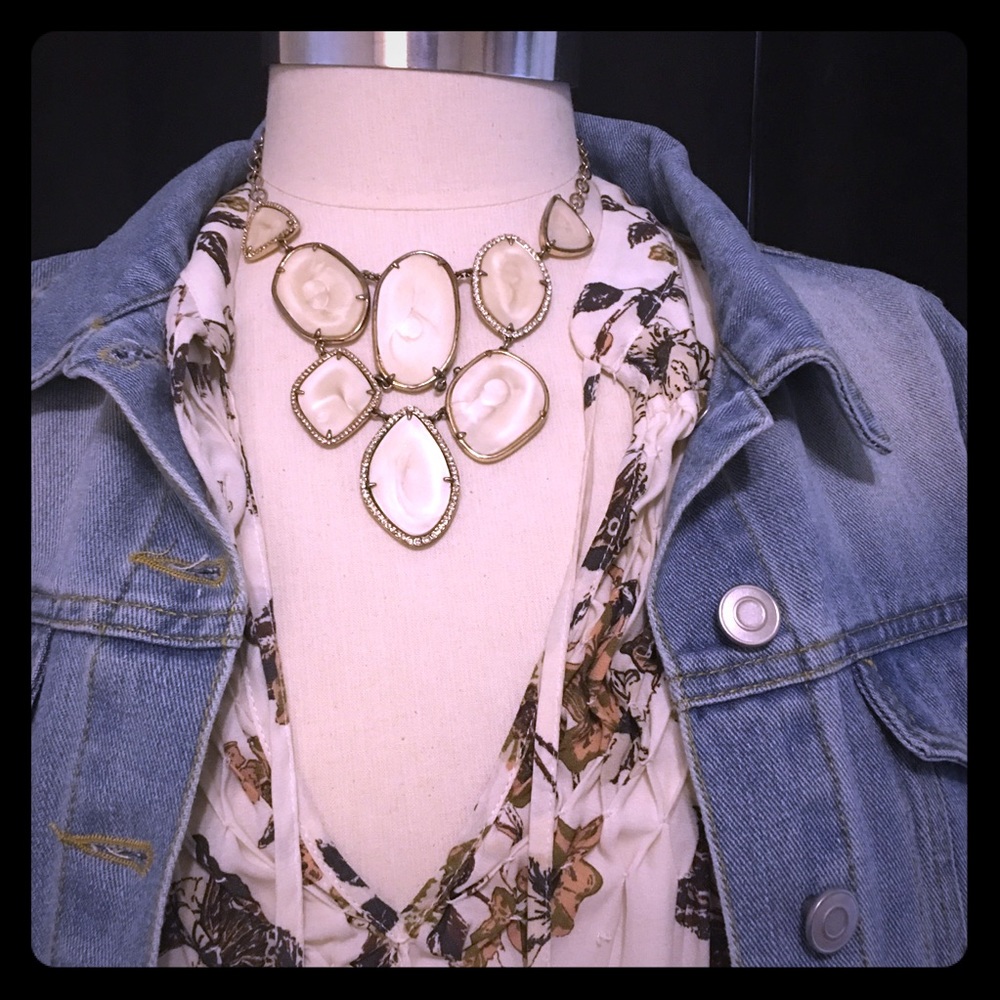 Stella & Dot Fiona Bib necklace
